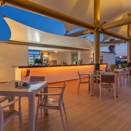 Sisushotel ホテル Çeşme