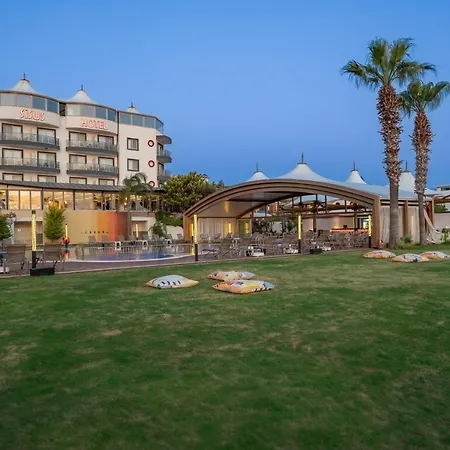 فندق Sisushotel 4*